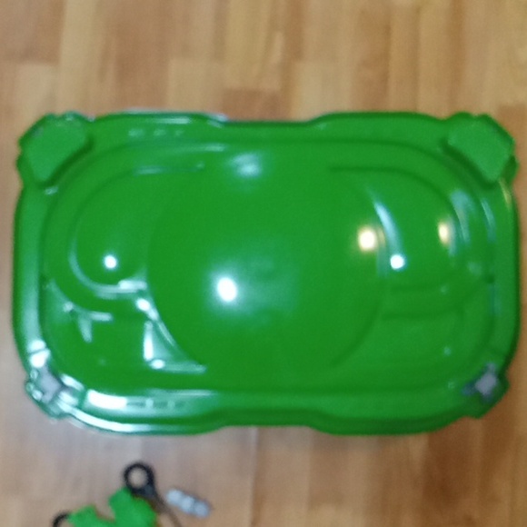 Lot  Beyblade Metal Fusion Burst Turbo Top Spinners Launchers Parts & arena. - Picture 4 of 5